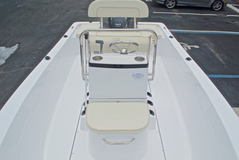 Thumbnail 23 for New 2016 Sportsman 17 Island Reef boat for sale in Miami, FL