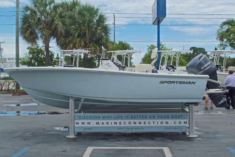 Thumbnail 4 for New 2016 Sportsman 17 Island Reef boat for sale in Miami, FL