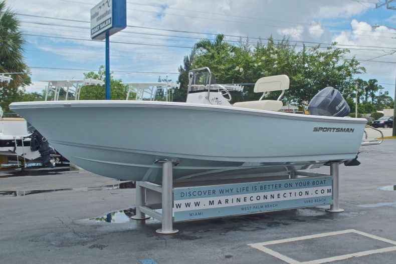 Thumbnail 3 for New 2016 Sportsman 17 Island Reef boat for sale in Miami, FL