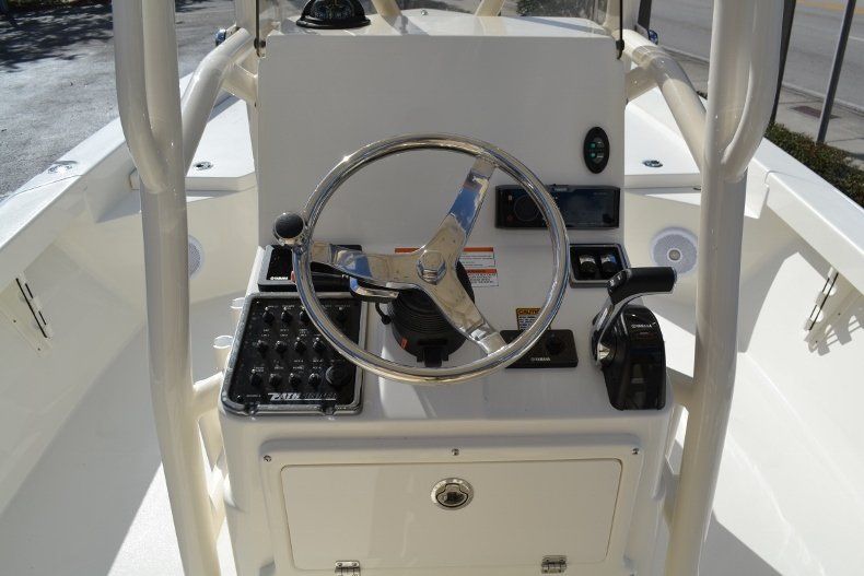 Thumbnail 5 for New 2017 Pathfinder 2600 HPS Bay Boat boat for sale in Vero Beach, FL