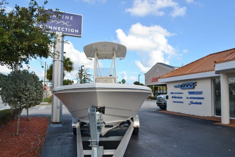 Thumbnail 2 for New 2017 Pathfinder 2600 HPS Bay Boat boat for sale in Vero Beach, FL