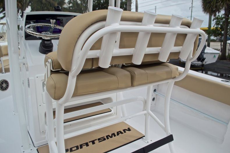 Thumbnail 19 for New 2017 Sportsman Heritage 211 Center Console boat for sale in West Palm Beach, FL