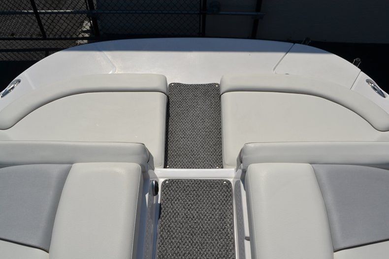 Thumbnail 34 for New 2014 Rinker Captiva 276 Bowrider boat for sale in West Palm Beach, FL