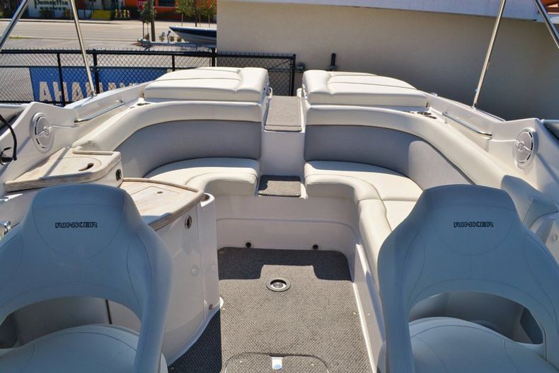 Thumbnail 27 for New 2014 Rinker Captiva 276 Bowrider boat for sale in West Palm Beach, FL