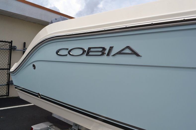Thumbnail 9 for New 2015 Cobia 237 Center Console boat for sale in Vero Beach, FL