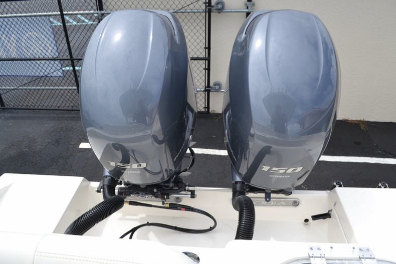 Thumbnail 29 for New 2015 Cobia 237 Center Console boat for sale in Vero Beach, FL