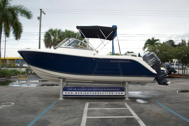 Thumbnail 4 for New 2014 Cobia 220 Dual Console boat for sale in West Palm Beach, FL