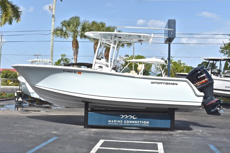 Thumbnail 4 for Used 2017 Sportsman Heritage 231 Center Console boat for sale in West Palm Beach, FL