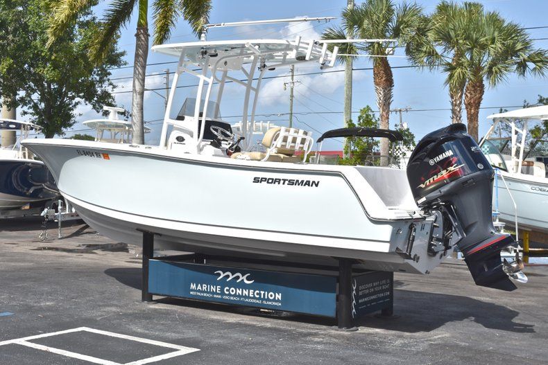 Thumbnail 5 for Used 2017 Sportsman Heritage 231 Center Console boat for sale in West Palm Beach, FL