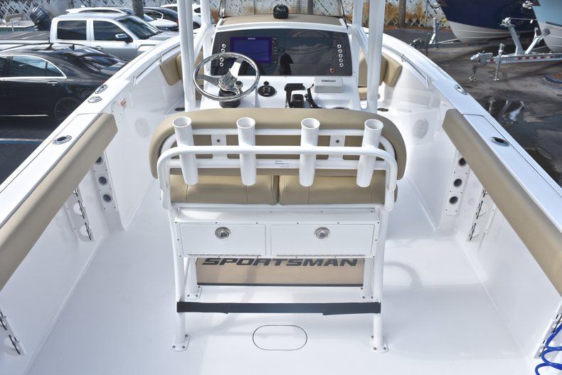 Thumbnail 8 for Used 2017 Sportsman Heritage 231 Center Console boat for sale in West Palm Beach, FL