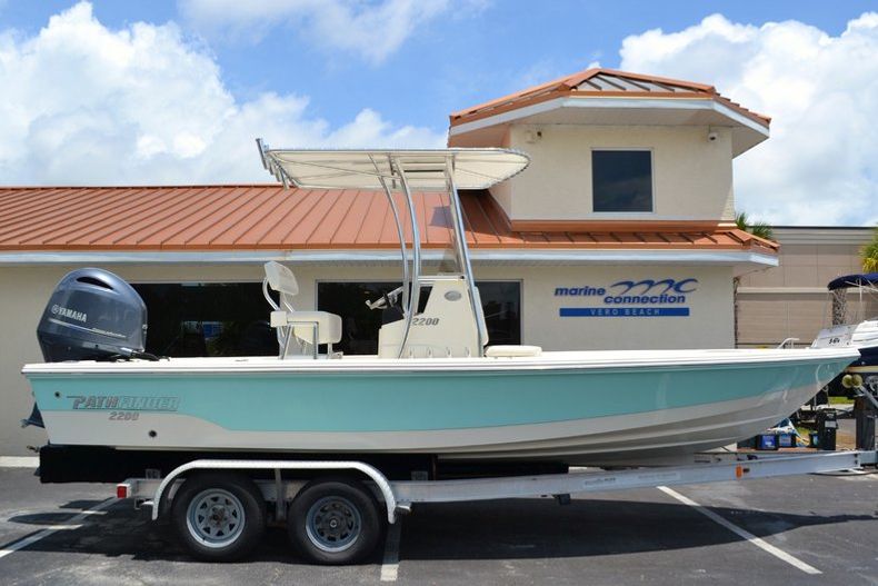 New 2015 Pathfinder 2200 TRS Bay Boat boat for sale in Vero Beach, FL