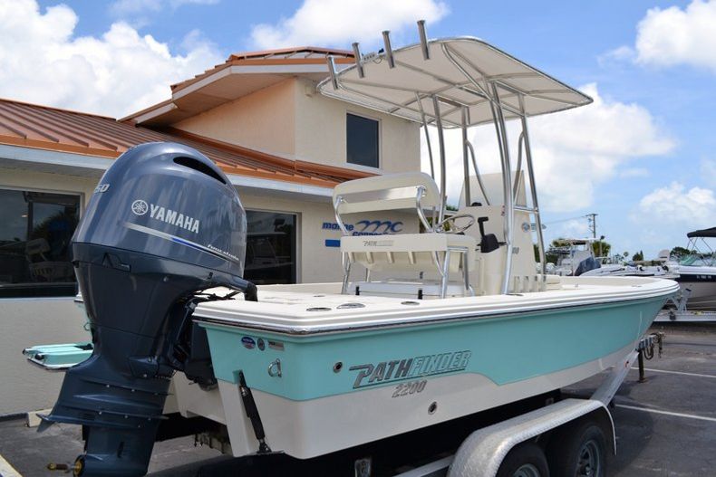 Thumbnail 6 for New 2015 Pathfinder 2200 TRS Bay Boat boat for sale in Vero Beach, FL