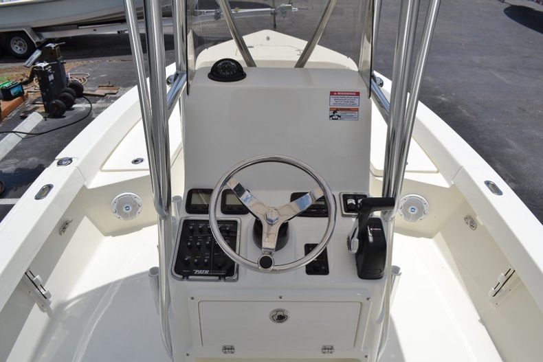 Thumbnail 10 for New 2015 Pathfinder 2200 TRS Bay Boat boat for sale in Vero Beach, FL
