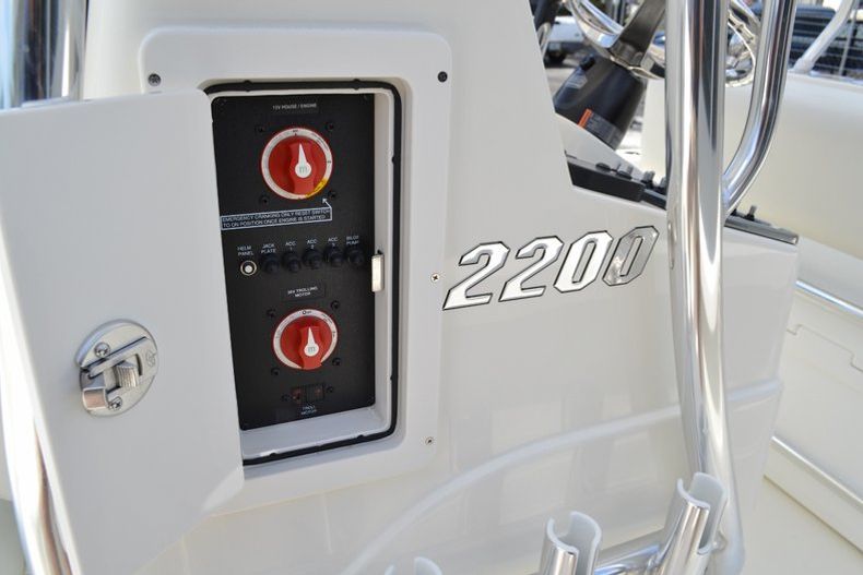 Thumbnail 14 for New 2015 Pathfinder 2200 TRS Bay Boat boat for sale in Vero Beach, FL