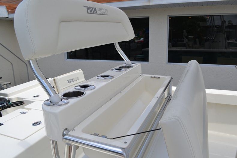 Thumbnail 21 for New 2015 Pathfinder 2200 TRS Bay Boat boat for sale in Vero Beach, FL