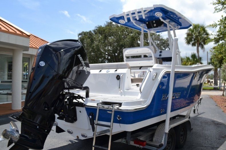 Thumbnail 5 for New 2019 Blackfin 212CC Center Console boat for sale in Vero Beach, FL