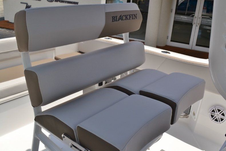 Thumbnail 19 for New 2019 Blackfin 212CC Center Console boat for sale in Vero Beach, FL