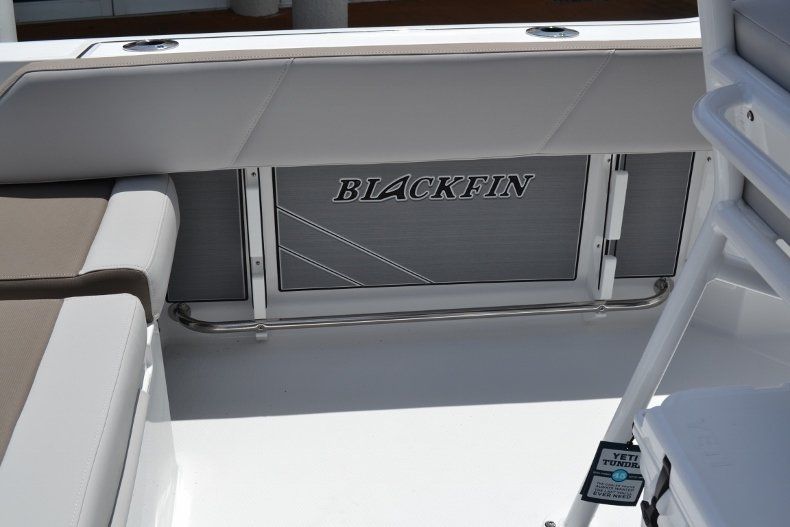 Thumbnail 21 for New 2019 Blackfin 212CC Center Console boat for sale in Vero Beach, FL
