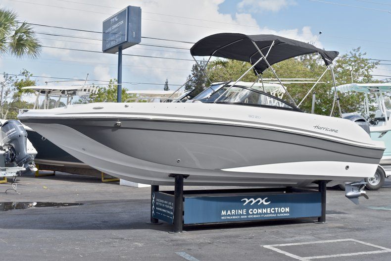 Thumbnail 4 for New 2018 Hurricane 217 SunDeck OB boat for sale in Vero Beach, FL