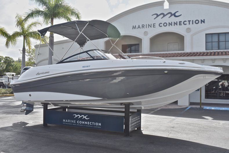 Thumbnail 1 for New 2018 Hurricane 217 SunDeck OB boat for sale in Vero Beach, FL