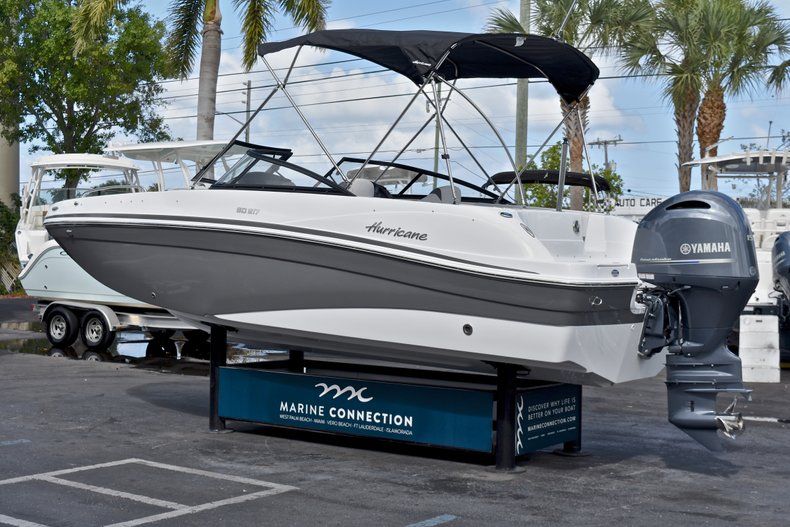 Thumbnail 6 for New 2018 Hurricane 217 SunDeck OB boat for sale in Vero Beach, FL