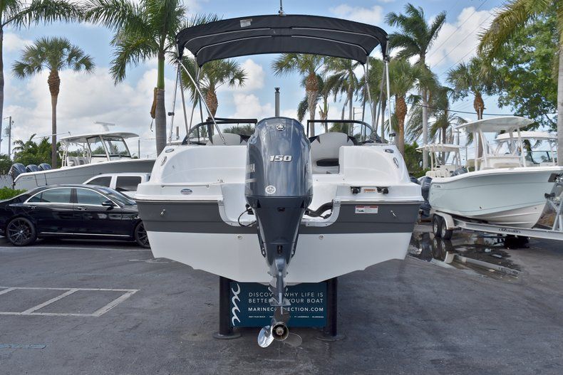 Thumbnail 7 for New 2018 Hurricane 217 SunDeck OB boat for sale in Vero Beach, FL