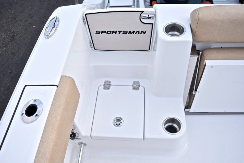 Thumbnail 13 for New 2018 Sportsman Open 282 TE Center Console boat for sale in West Palm Beach, FL