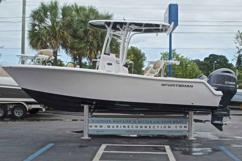 Thumbnail 4 for New 2017 Sportsman Open 212 Center Console boat for sale in Miami, FL