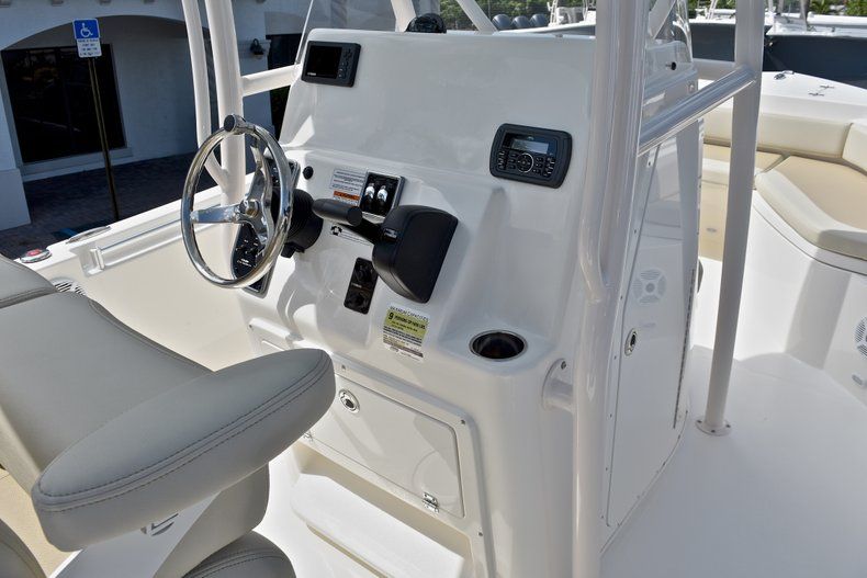 Thumbnail 29 for New 2018 Cobia 220 Center Console boat for sale in West Palm Beach, FL
