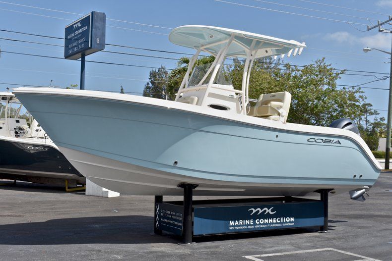 Thumbnail 3 for New 2018 Cobia 220 Center Console boat for sale in West Palm Beach, FL