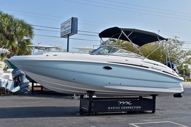 Thumbnail 3 for New 2018 Hurricane SunDeck SD 2400 OB boat for sale in West Palm Beach, FL