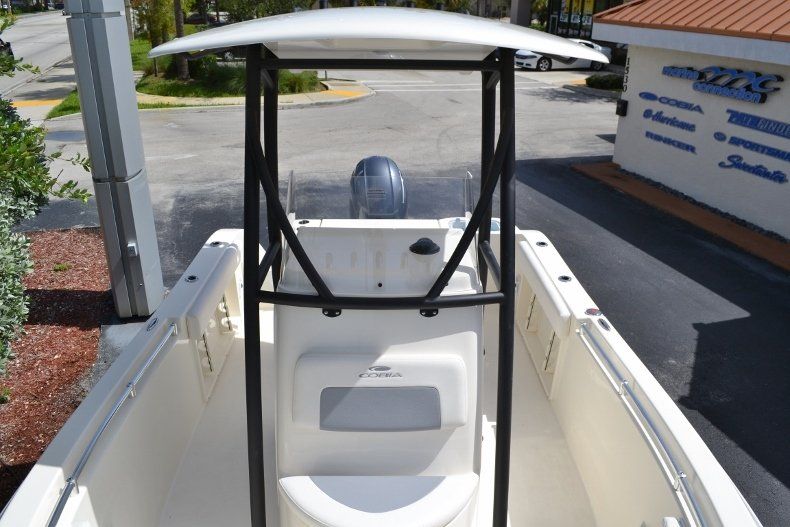 Thumbnail 13 for New 2018 Cobia 201 Center Console boat for sale in Miami, FL