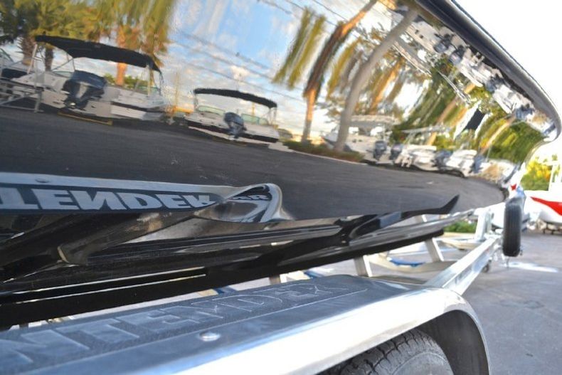 Thumbnail 10 for New 2013 Contender 25 Bay boat for sale in West Palm Beach, FL