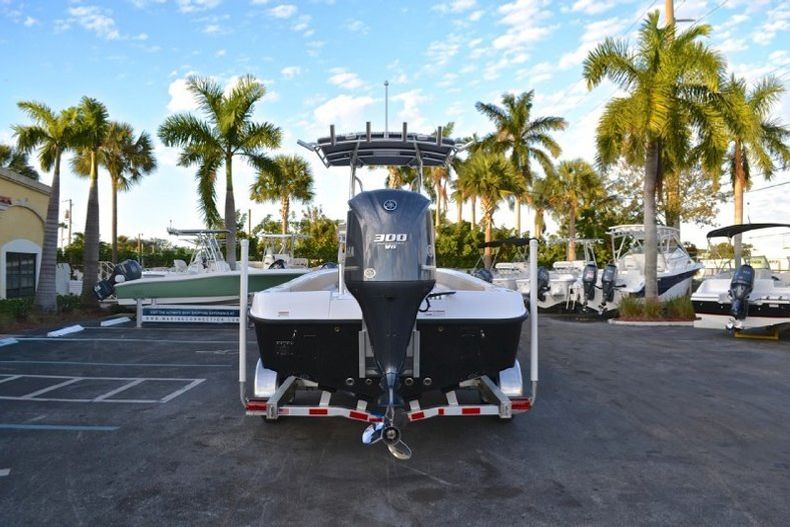 Thumbnail 6 for New 2013 Contender 25 Bay boat for sale in West Palm Beach, FL