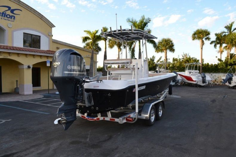 Thumbnail 7 for New 2013 Contender 25 Bay boat for sale in West Palm Beach, FL