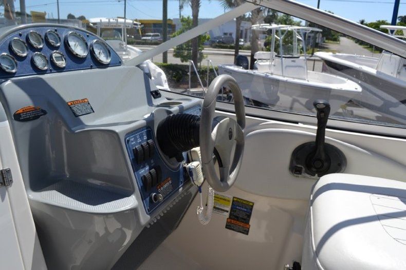 Thumbnail 44 for Used 2004 Bayliner 245 Ciera Cruiser boat for sale in West Palm Beach, FL
