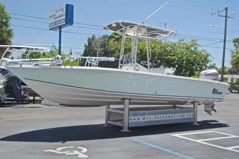 Thumbnail 3 for Used 2005 Sea Chaser 245 Bay Runner LX boat for sale in West Palm Beach, FL