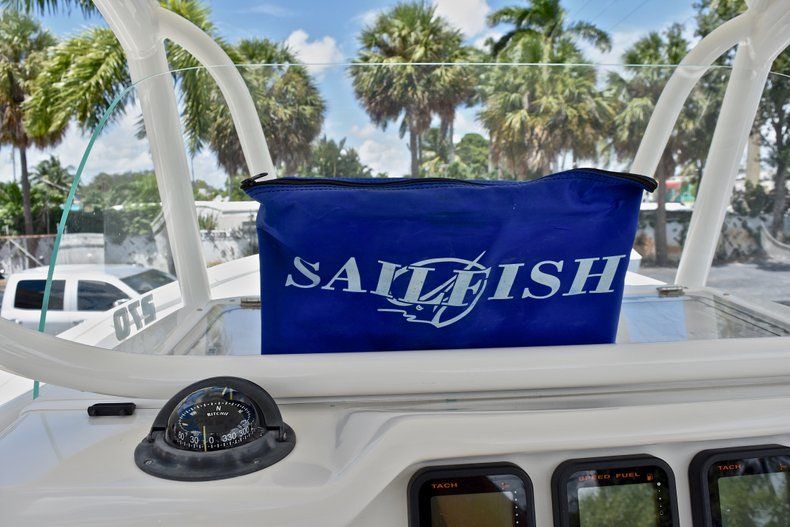 Thumbnail 33 for Used 2013 Sailfish 270 CC Center Console boat for sale in West Palm Beach, FL