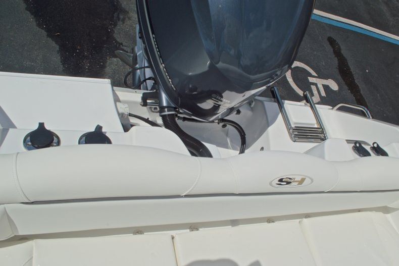 Thumbnail 16 for Used 2015 Sea Hunt 235 SE Center Console boat for sale in West Palm Beach, FL