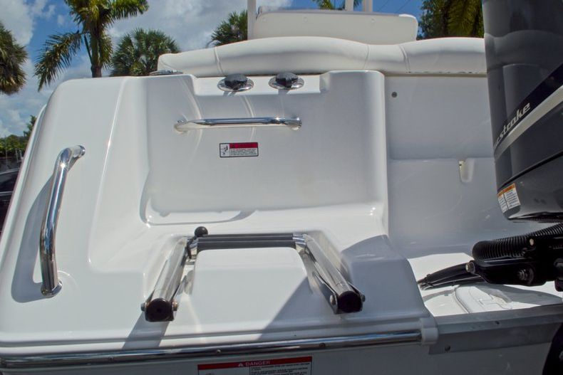 Thumbnail 12 for Used 2015 Sea Hunt 235 SE Center Console boat for sale in West Palm Beach, FL