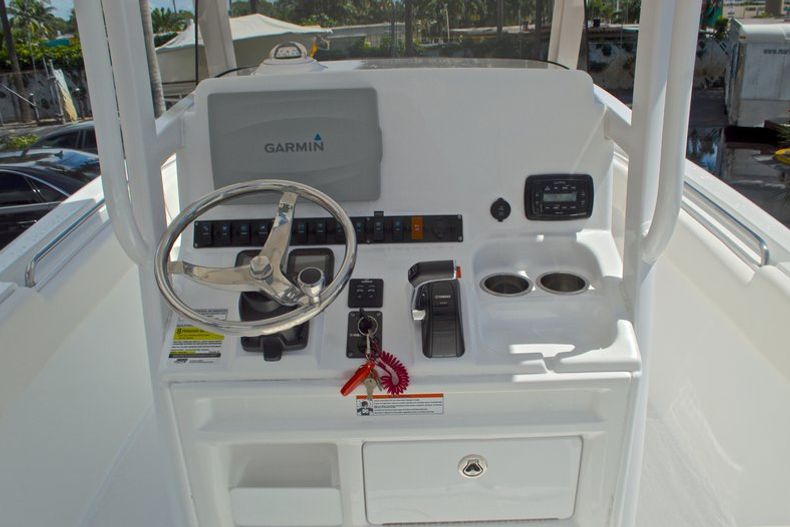 Thumbnail 36 for Used 2015 Sea Hunt 235 SE Center Console boat for sale in West Palm Beach, FL