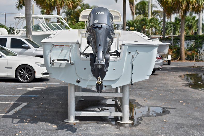 Thumbnail 6 for New 2018 Sportsman 19 Island Reef boat for sale in Vero Beach, FL