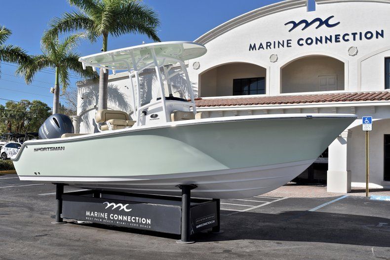Thumbnail 1 for New 2018 Sportsman Open 212 Center Console boat for sale in West Palm Beach, FL