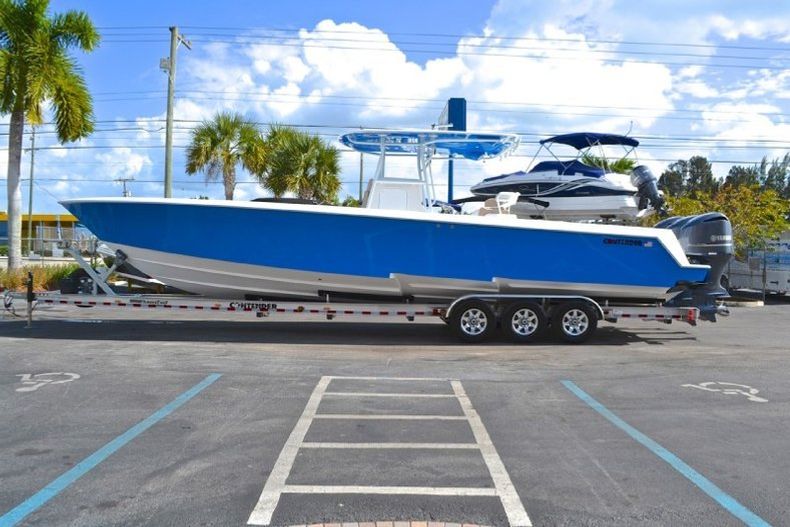 Thumbnail 6 for New 2013 Contender 39 ST Step Hull boat for sale in West Palm Beach, FL