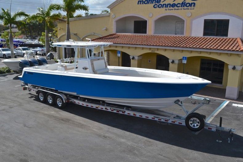 Thumbnail 119 for New 2013 Contender 39 ST Step Hull boat for sale in West Palm Beach, FL