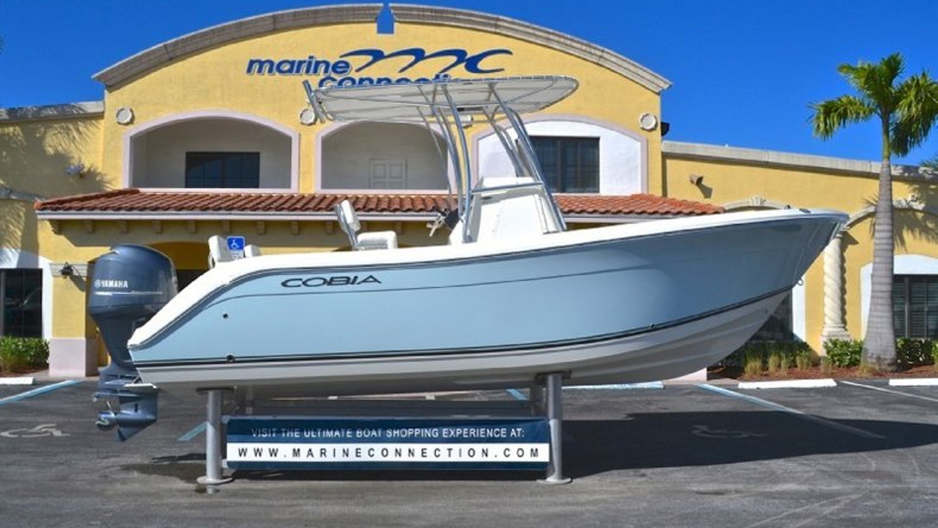 New 2013 Cobia 217 Center Console #R033 image 1