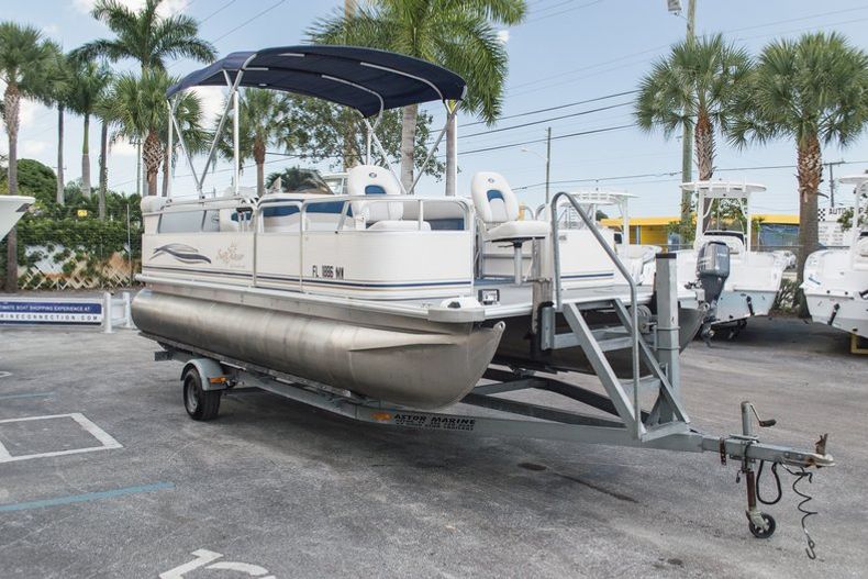 Thumbnail 5 for Used 2005 Sun Chaser 820 Fish RE Pontoon boat for sale in West Palm Beach, FL