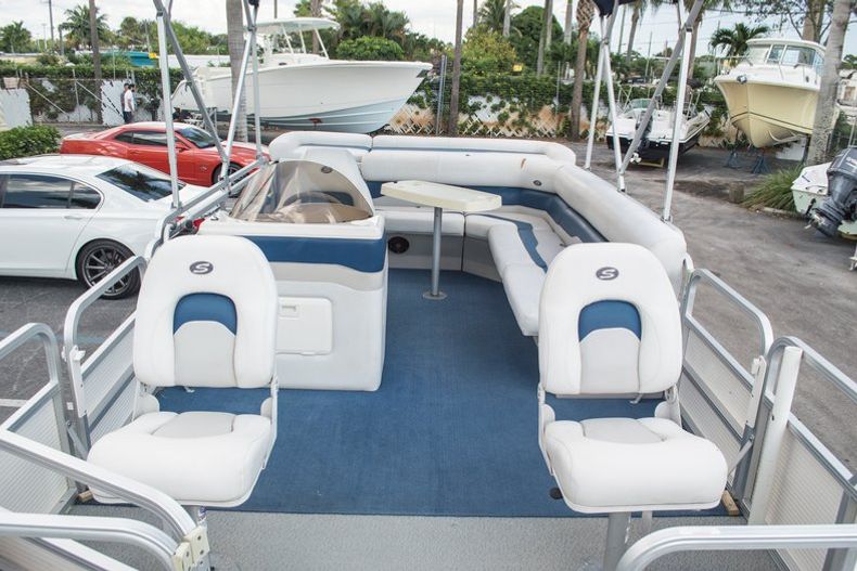 Thumbnail 7 for Used 2005 Sun Chaser 820 Fish RE Pontoon boat for sale in West Palm Beach, FL
