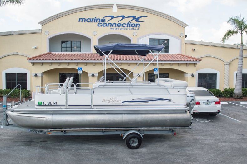 Used 2005 Sun Chaser 820 Fish RE Pontoon boat for sale in West Palm Beach, FL