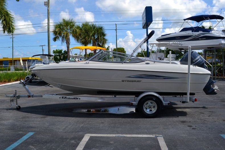 Thumbnail 12 for New 2013 Stingray 191 RX Bowrider boat for sale in West Palm Beach, FL